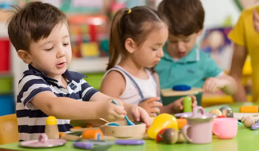 Milyonlarca çocuk için düğmeye basıldı