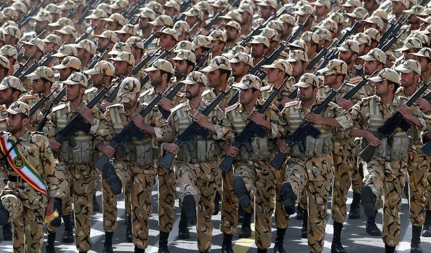 İran'dan tarihi rest: sizi gömeriz...