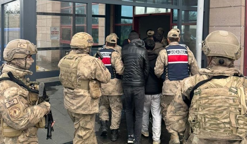 Askerlikten kaçış çetesi çökertildi!