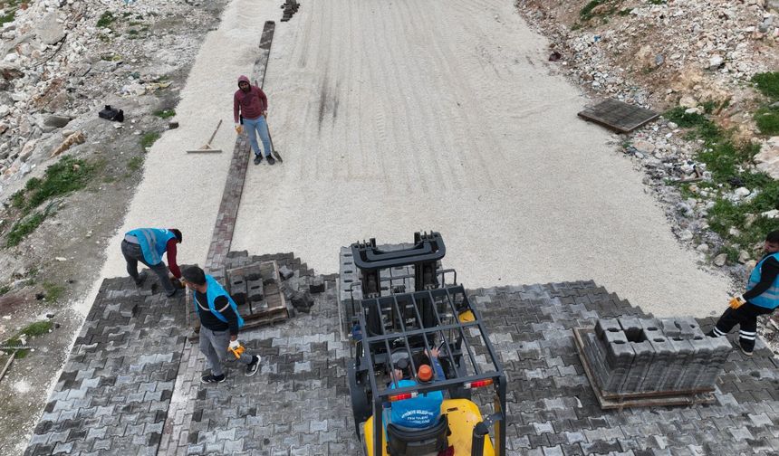 Eyyübiye’de yol çalışmaları sürüyor
