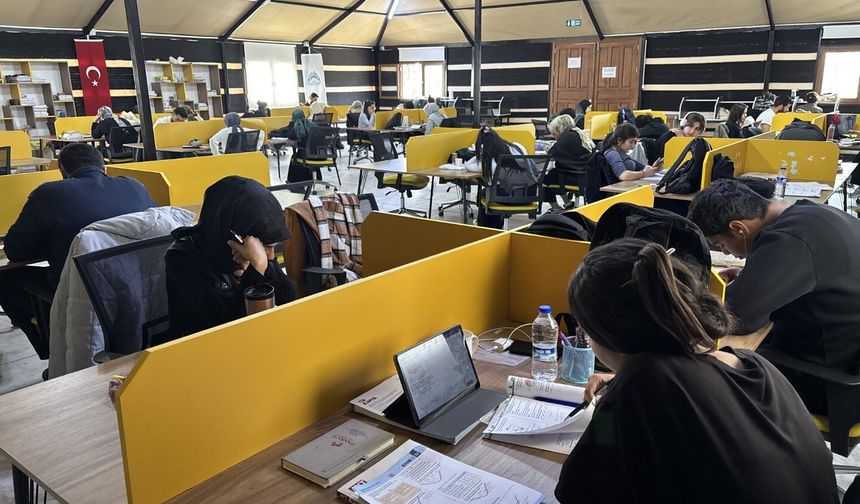 Eyyübiye Batıkent Eğitim Otağı gençlerin beğenisini kazandı