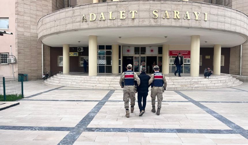 Şanlıurfa’da Firari Dolandırıcıya JASAT Darbesi: Yakalandı ve Tutuklandı!