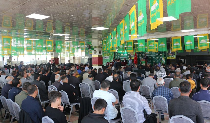 HÜDA PAR Hilvan İlçe Kongresi gerçekleştirildi: Başkan Göçmen güven tazeledi