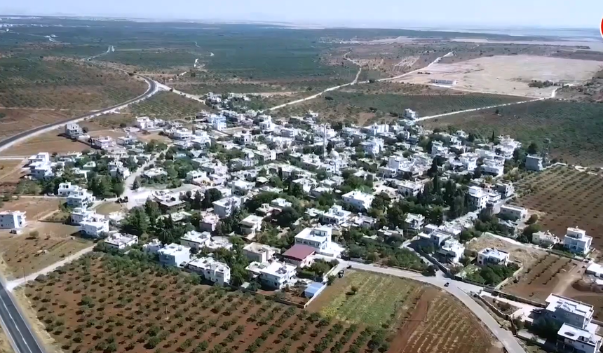 Halfeti’deki Komünist köyü eşsiz manzarasıyla dikkat çekiyor