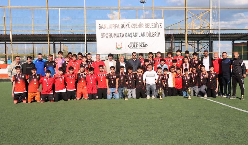 Büyükşehir Belediyespor’dan 3 kategoride şampiyonluk