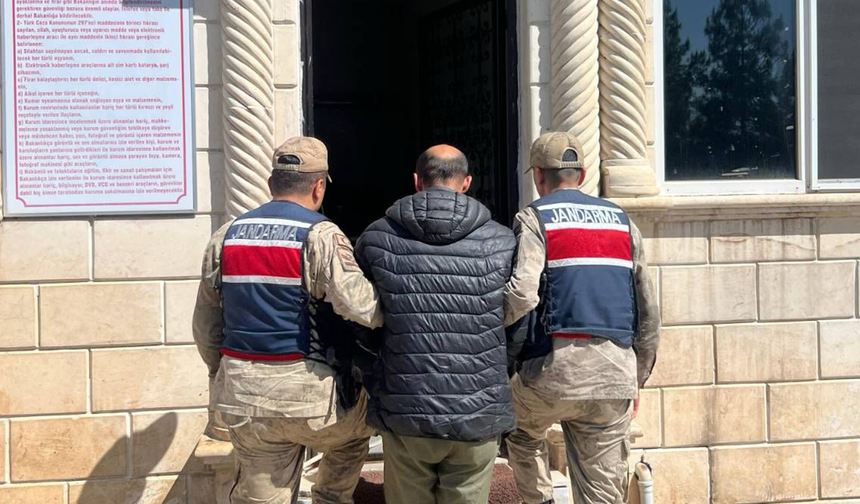 Şanlıurfa jandarması firariyi kıskıvrak yakaladı