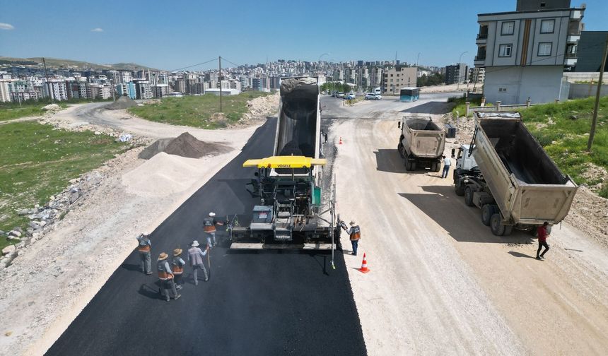 Balıkayağı ile Azerbaycan Bulvarı yolu sıcak asfaltla buluşuyor