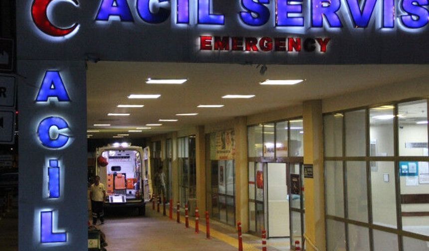 Birecik’te yolun karşısına geçmek isteyen çocuğa motosiklet çarptı