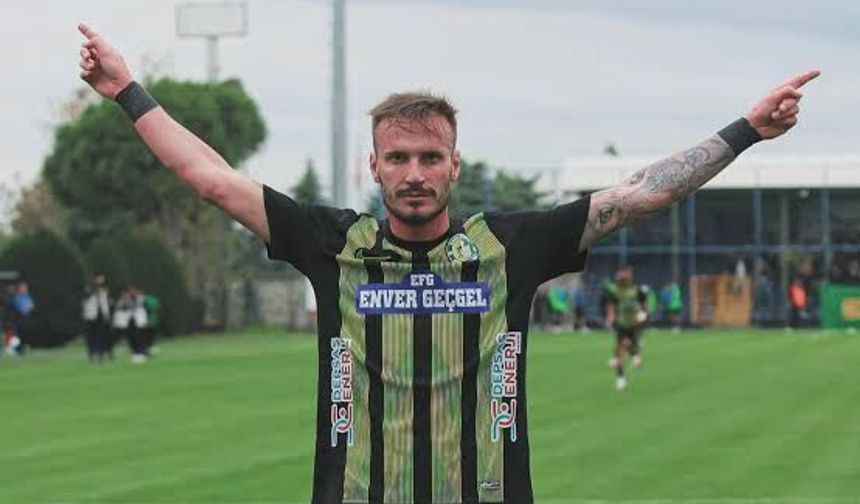 Urfaspor'un golcü futbolcusu Urfa'ya veda etti