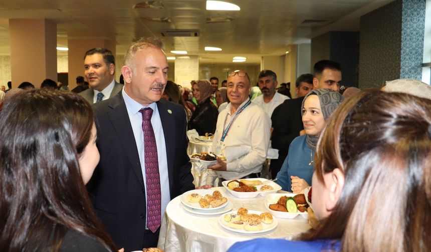 HRÜ Hastanesi'nde Hemşireler Günü kutlandı