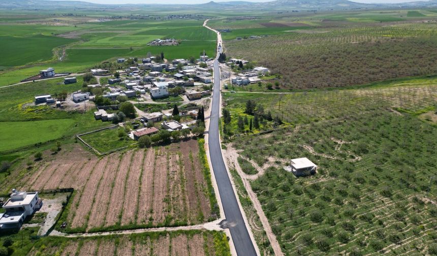 Şanlıurfa’da 14 kilometrelik grup yolunda asfalt seferberliği sürüyor