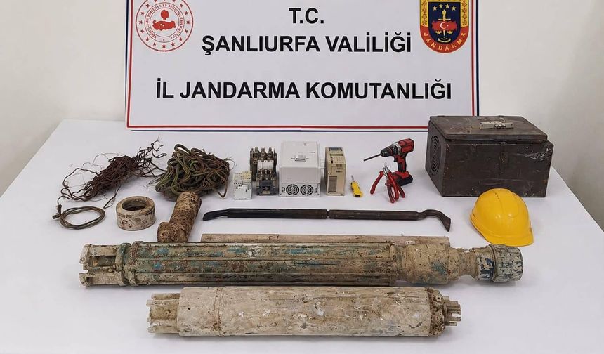 Şanlıurfa’da şüpheli araç durduruldu, çalıntı malzemeler ele geçirildi