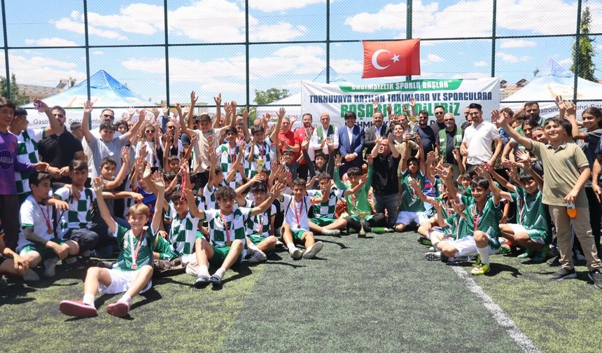Bağımsızlık sporla başlar futbol turnuvası sona erdi