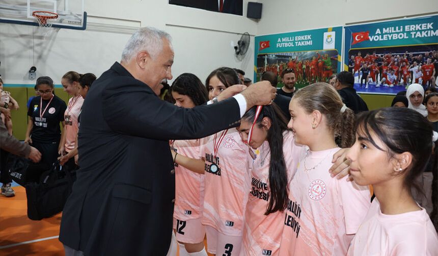24 okul Haliliye'de kıyasıya mücadele verdi
