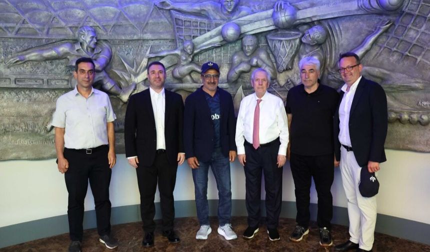 Ulukaya'dan Fenerbahçe'ye ziyaret! Urfalı İş Adamı da eşlik etti