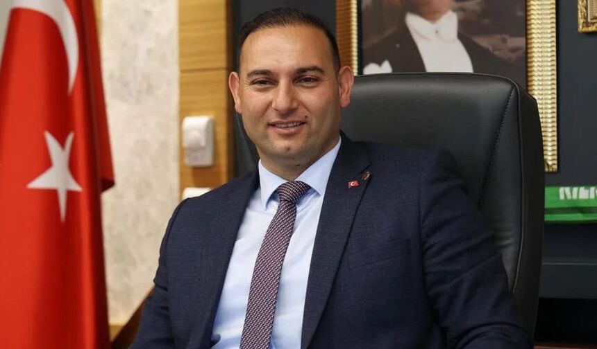 Yüzde 42 ile seçilen başkan CHP'den istifa etti