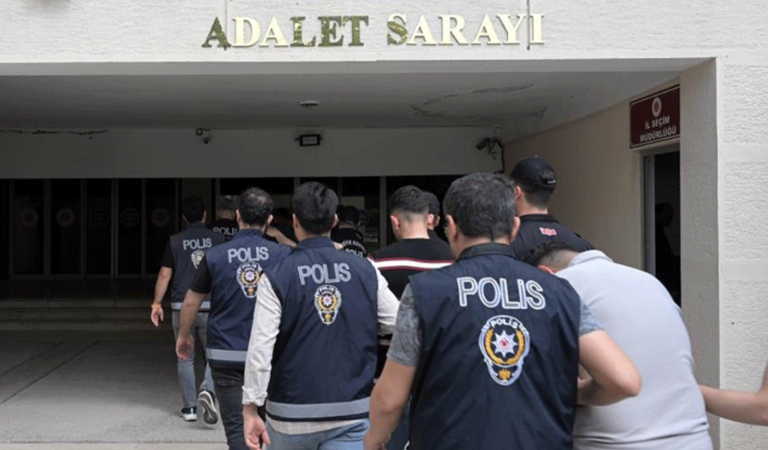 Vatandaşların iyi niyetini istismar eden şebekeye darbe