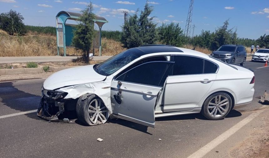 Akçakale’de otomobil ile motosiklet çarpıştı: 1 yaralı