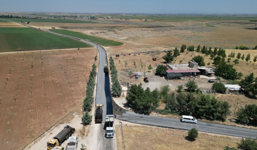 Büyükşehir, Viranşehir'de 9 kilometrelik grup yolunu yeniledi