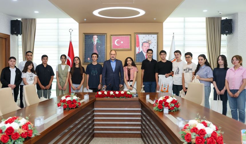 Gülpınar, LGS şampiyonlarını makamında ağırladı