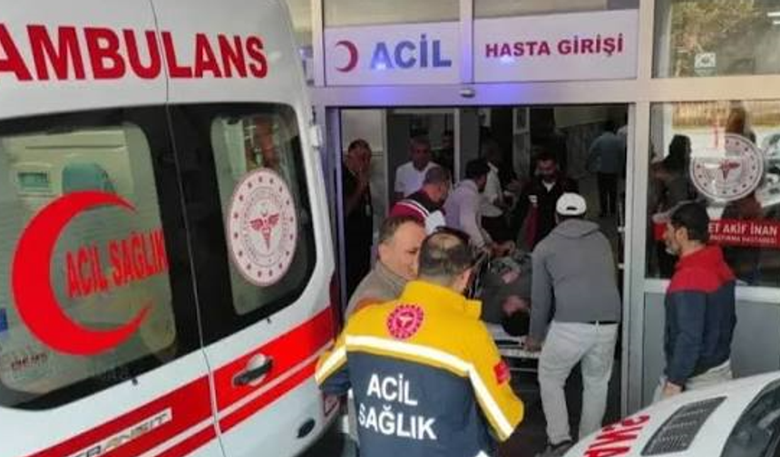 Karaköprü'de can pazarı! Takla atan otomobilde 2 kişi yaralandı