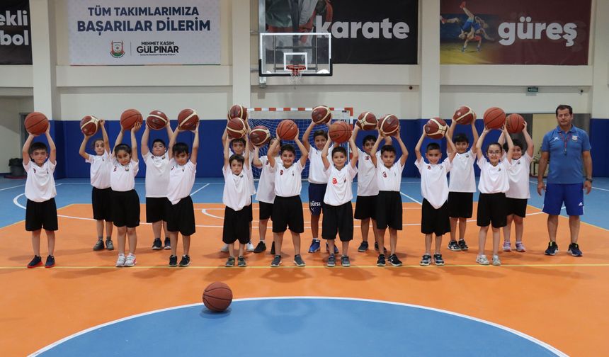 Büyükşehirden çocuklara profesyonel basketbol eğitimi