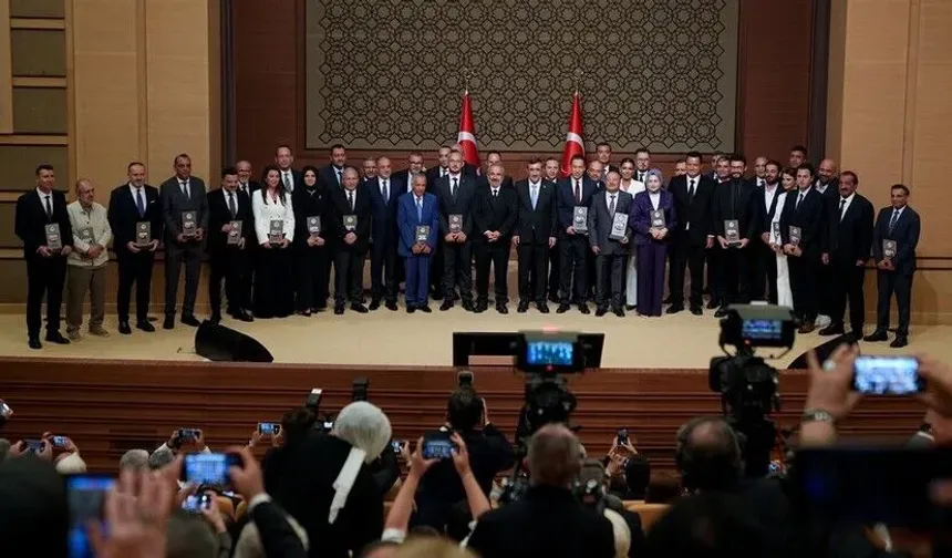 Yavuz Donat yazdı: "Milletin evinde ödül töreni"