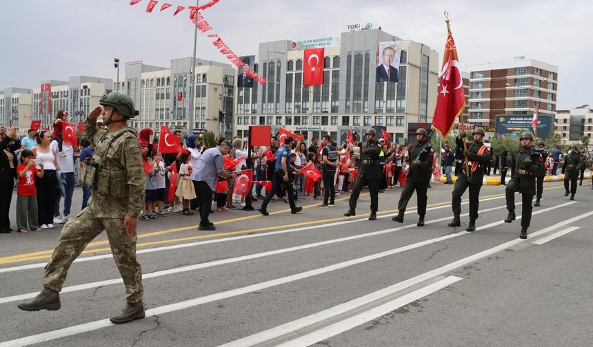 Şanlıurfa’da Zafer Bayramı coşkusu