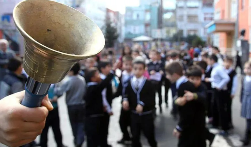 Okul kıyafetinde bir zorunluluk geri getirildi