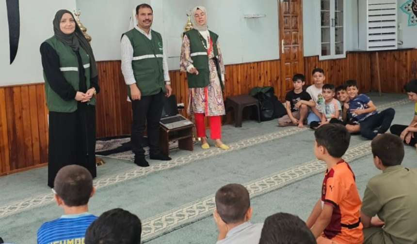 Yeşilay Şanlıurfa'dan Kur'an kursu öğrencilerine bağımlılıkla mücadele eğitimi