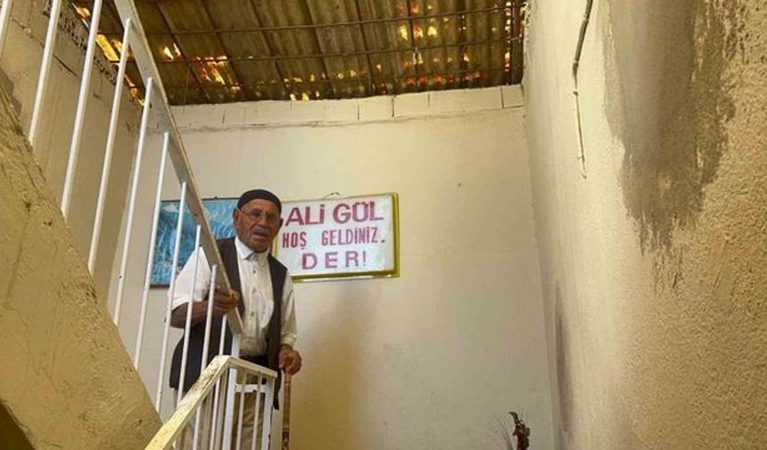 100 yaşına giren dede bakın sofrasından neyi eksik etmiyor