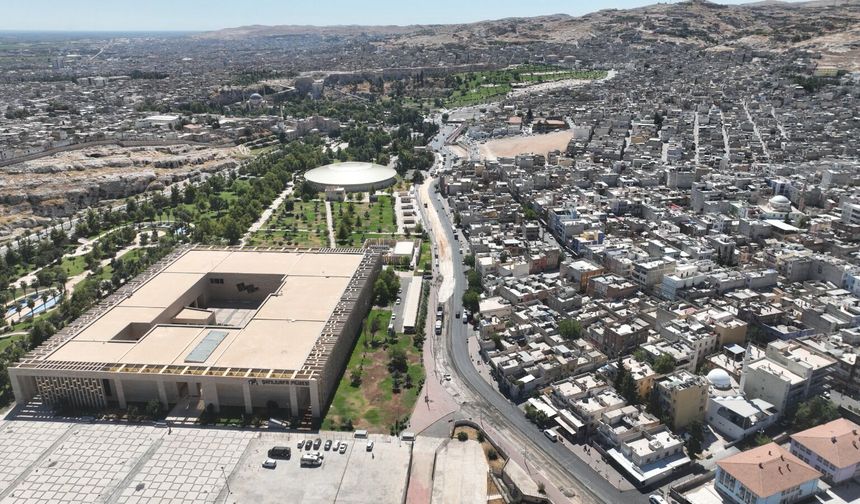 Haleplibahçe Caddesi’nde asfalt çalışmaları sürüyor