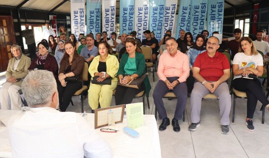 Ünlü Yazar Ayçil Urfa'da Okurlarıyla Buluştu