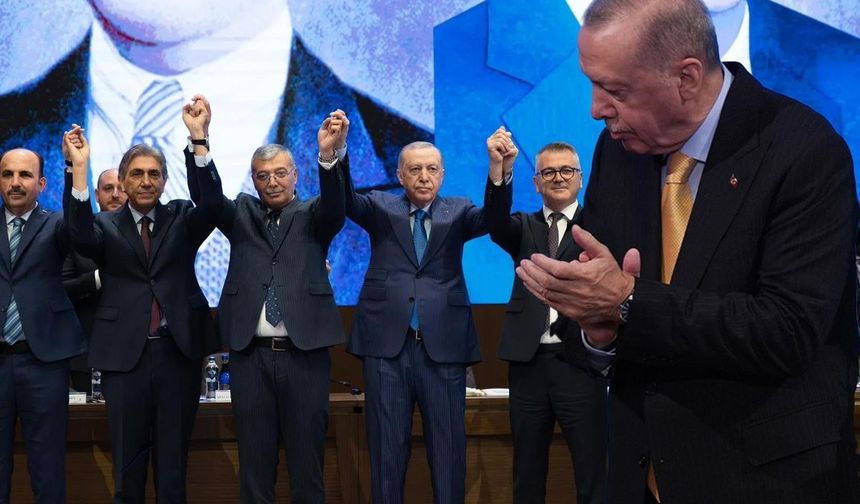 Biri büyükşehir 9 belediye AK Parti'ye geçiyor