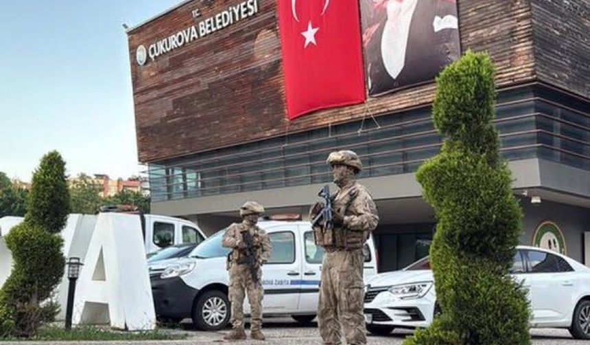 Bir belediyeye daha operasyon yapıldı