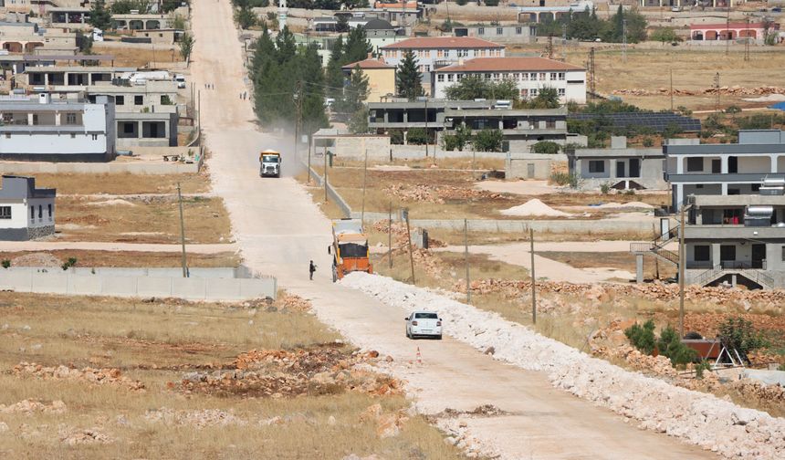 Dağlar Aşıldı, Kayalar Parçalandı! 4 ilçeyi birleştiren yol yenileniyor
