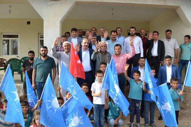 AK Parti Şanlıurfa Milletvekili ve Milletvekili Adayı Halil Özcan, seçim çalışmalarını sürdürüyor