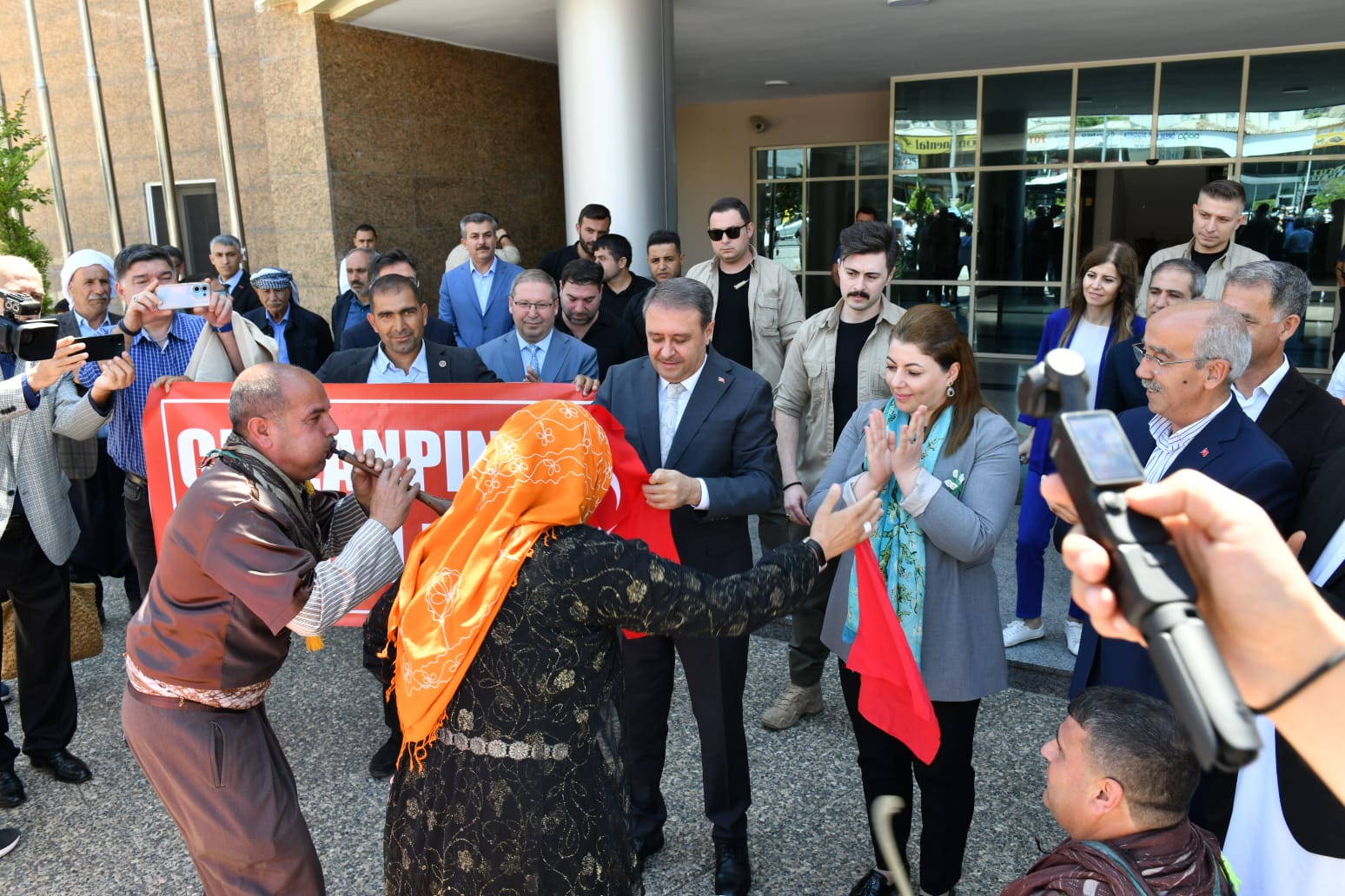 Urfa'da halk oyunları yarışması tamamlandı