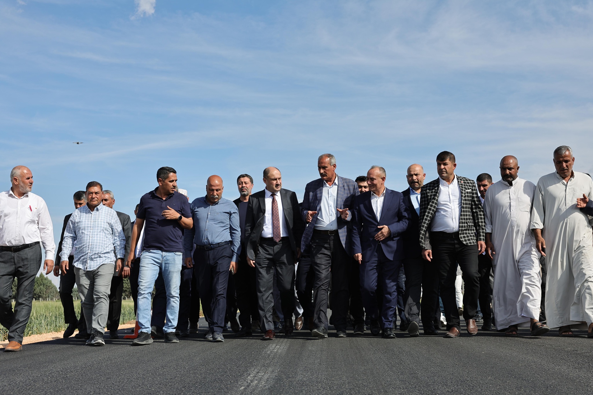 Başkan Gülpinar, Sultantepe Yardimci Harran Yolunda Başlanan Sicak Asfaltlama Çalişmalarini İnceledi̇ (10)