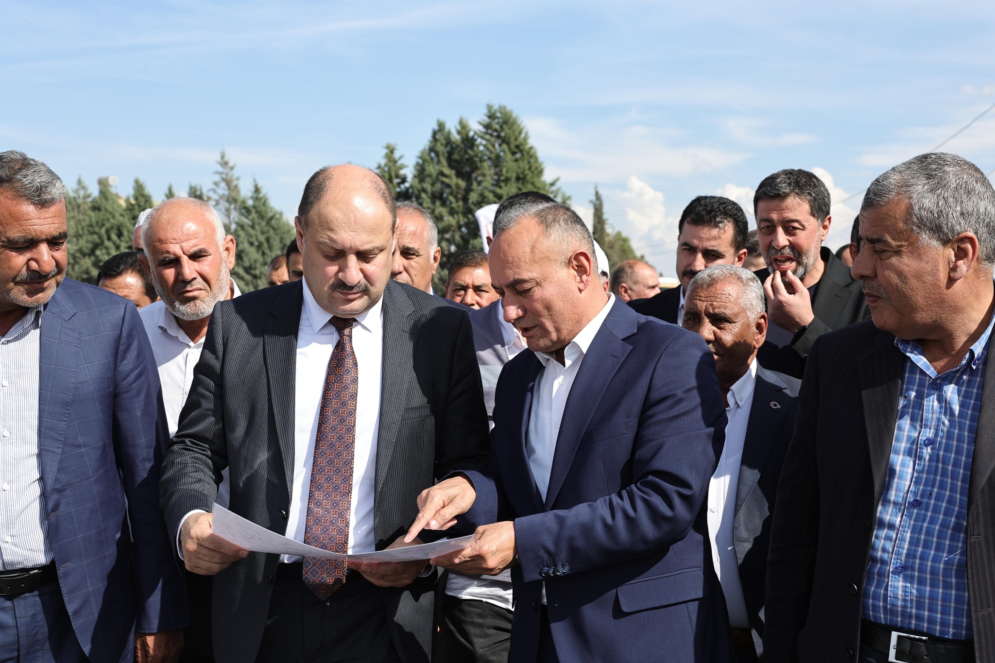 Başkan Gülpinar, Sultantepe Yardimci Harran Yolunda Başlanan Sicak Asfaltlama Çalişmalarini İnceledi̇ (7)