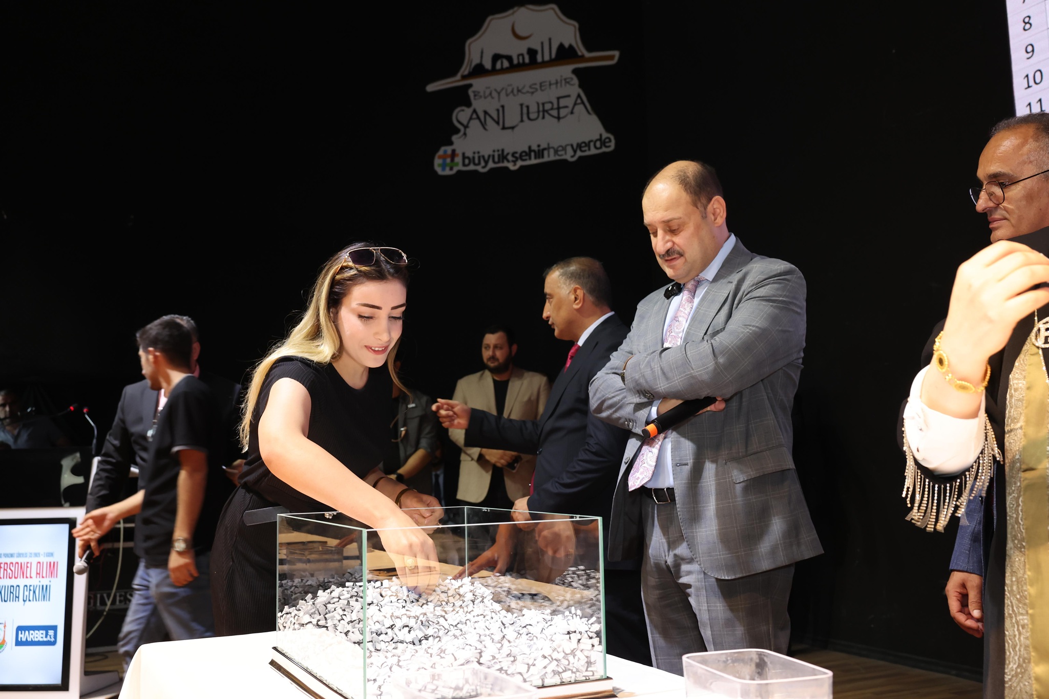 Büyükşehi̇r’de 30 Şansli İsi̇m, Noter Huzurunda Kura İle Beli̇rlendi̇ (11)