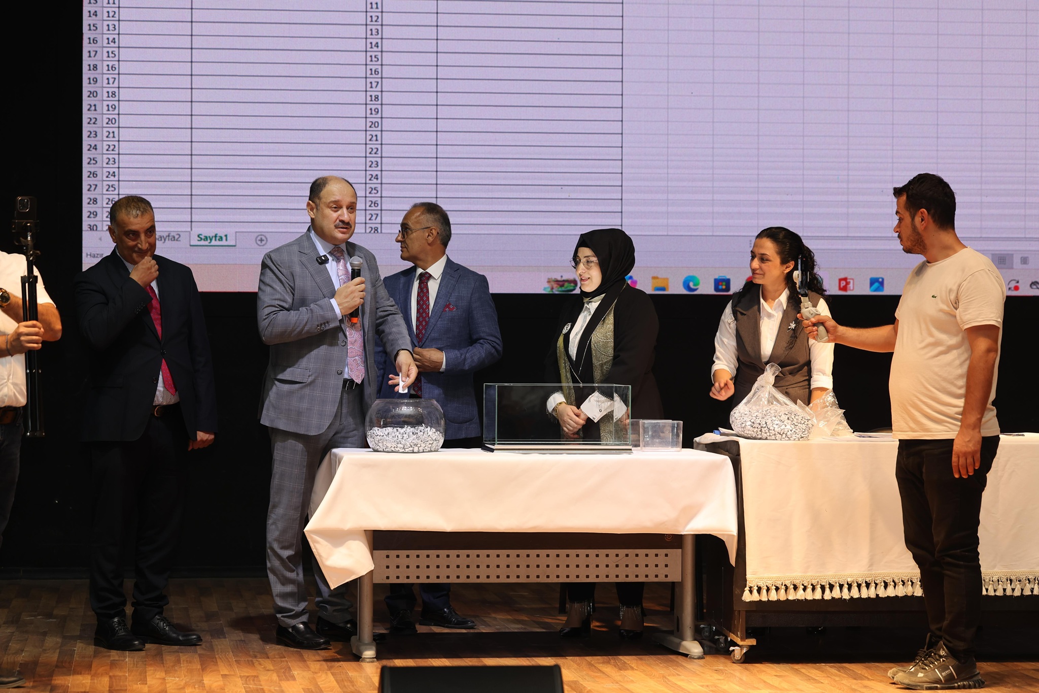 Büyükşehi̇r’de 30 Şansli İsi̇m, Noter Huzurunda Kura İle Beli̇rlendi̇ (5)