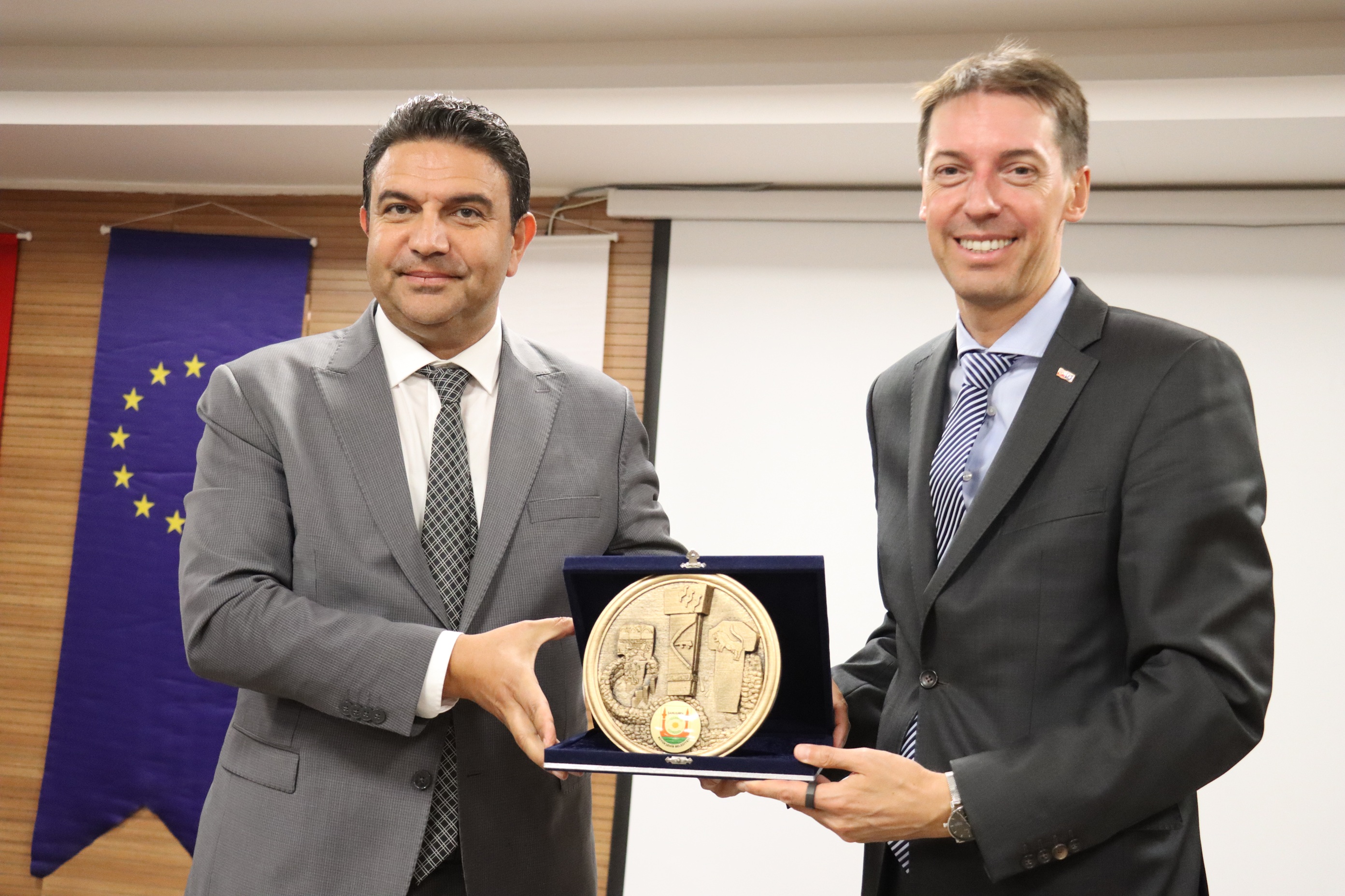 Büyükşehi̇r Beledi̇yesi̇ Di̇ji̇tal Gençli̇k Merkezi̇ (Di̇gem), Gençleri̇n Hi̇zmeti̇ne Açildi (8)