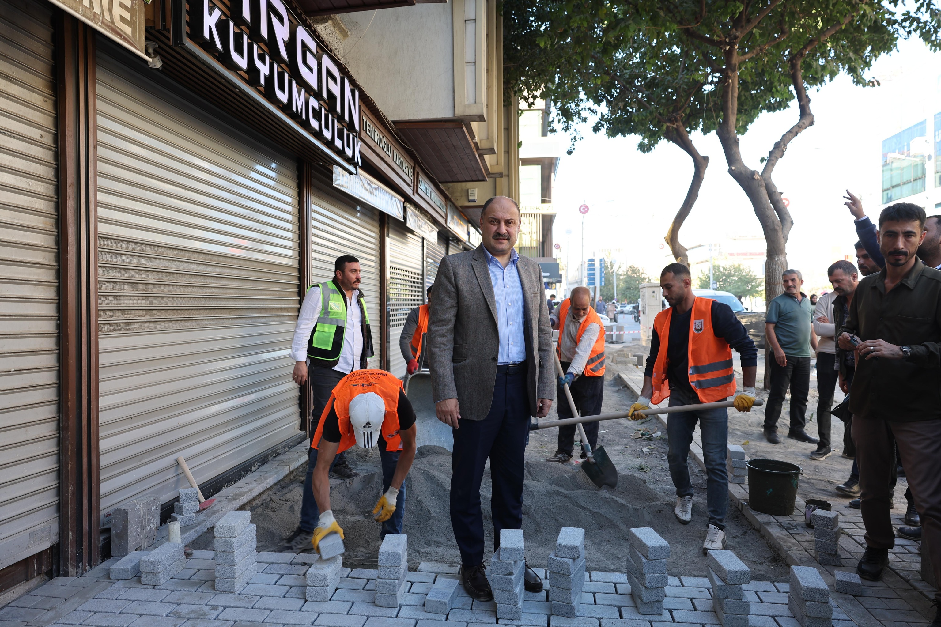 Başkan Gülpinar, Di̇vanyolu’ndaki̇ Çalişmalari Yeri̇nde İnceledi̇ (4)