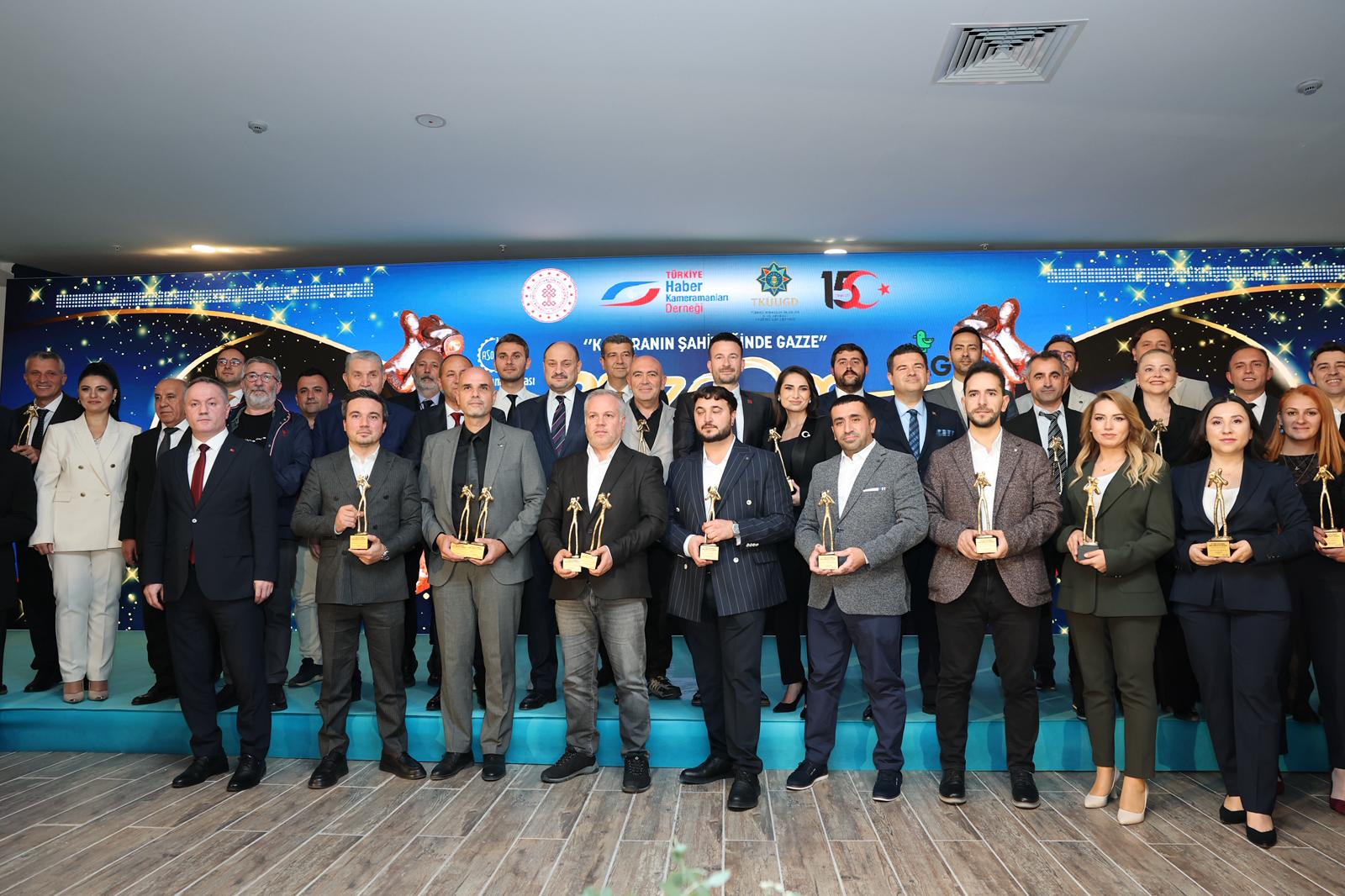 Başkan Gülpinar’a “Yilin En Şeffaf Beledi̇ye Başkani” Ödülü (7)