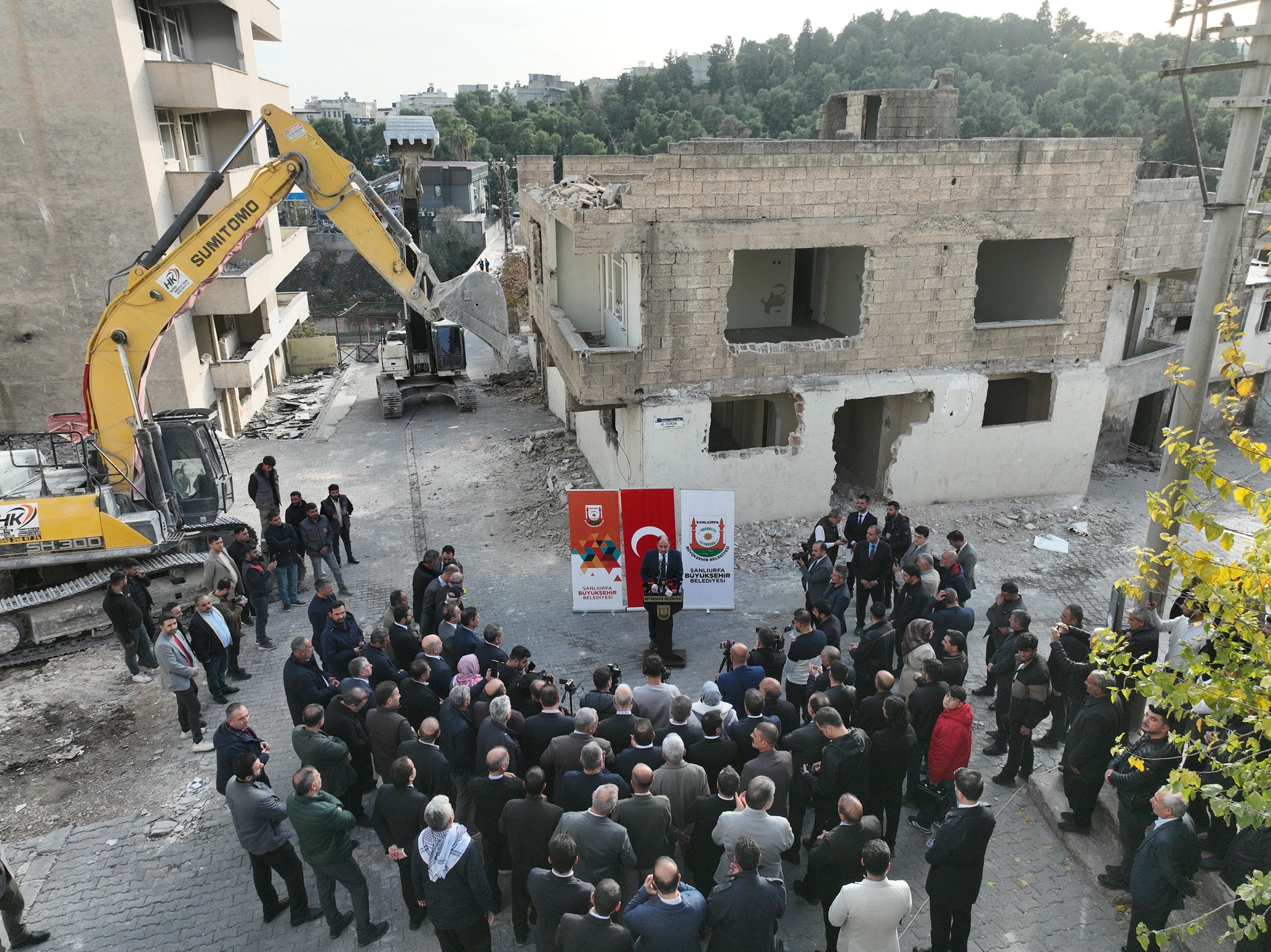 Başkan Gülpinar “Bi̇z Artik Günü Kurtaran Deği̇l, Şehri̇ Geleceğe Hazirlayan Adimlar Atiyoruz” (8)