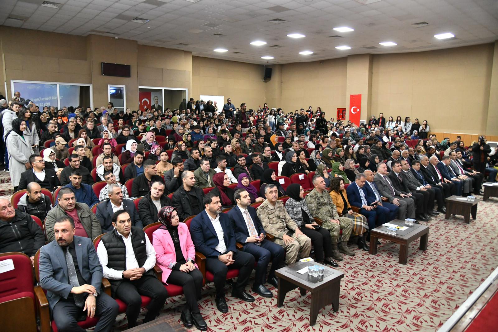 Şanliurfa’da Engelli̇ler Günü Coşkuyla Kutlandi (7)