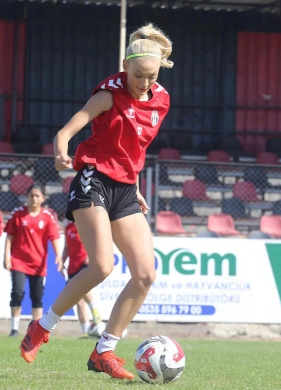 Screenshot 2025 12 02 17 55 06 037 Com.instagram.android Edit