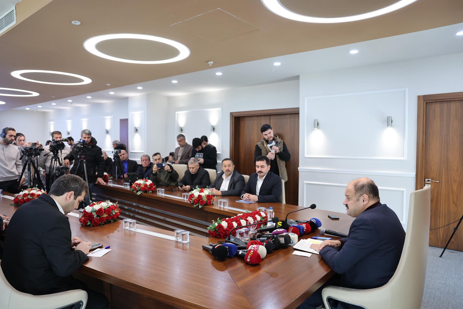 Başkan Gülpinar, Karla Mücadele Çalişmalarini Değerlendi̇rdi̇ (8)