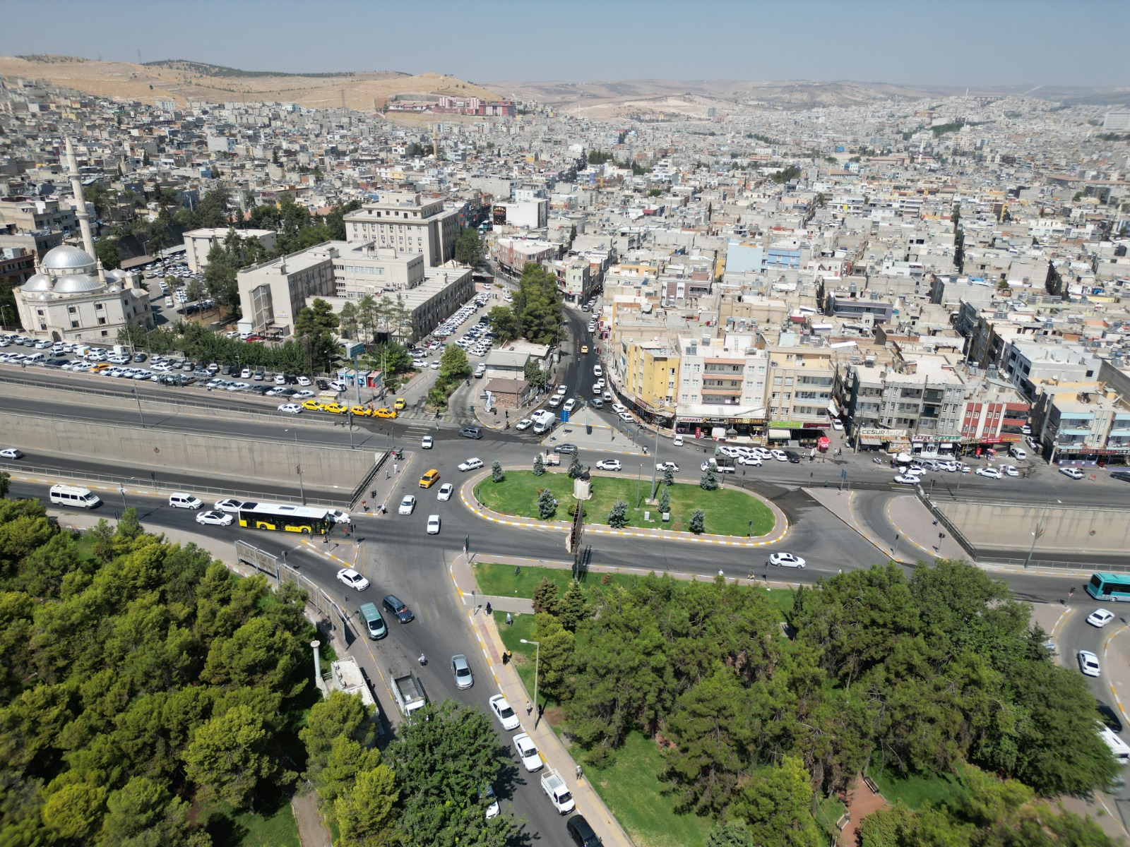 Büyükşehi̇r’den 40 Yillik Trafi̇k Sorununa Neşter (10)
